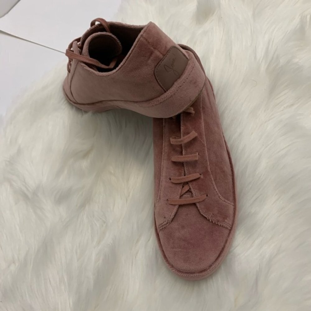 - New Joie DarylLight Mauve Velvet Sneakers - Picture 2 of 6